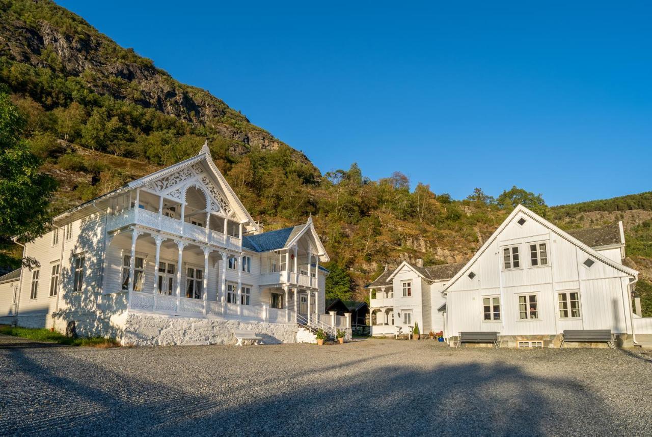 Husum Hotel Borgund Exterior foto